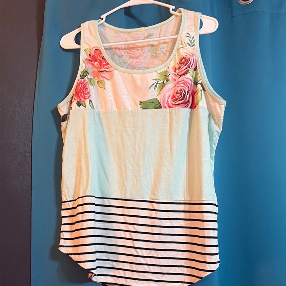 Source Unknown Pink Graphic Tank Top
